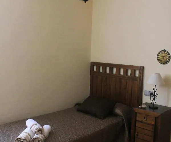 Ca Na Llum 别墅 Trebeluger